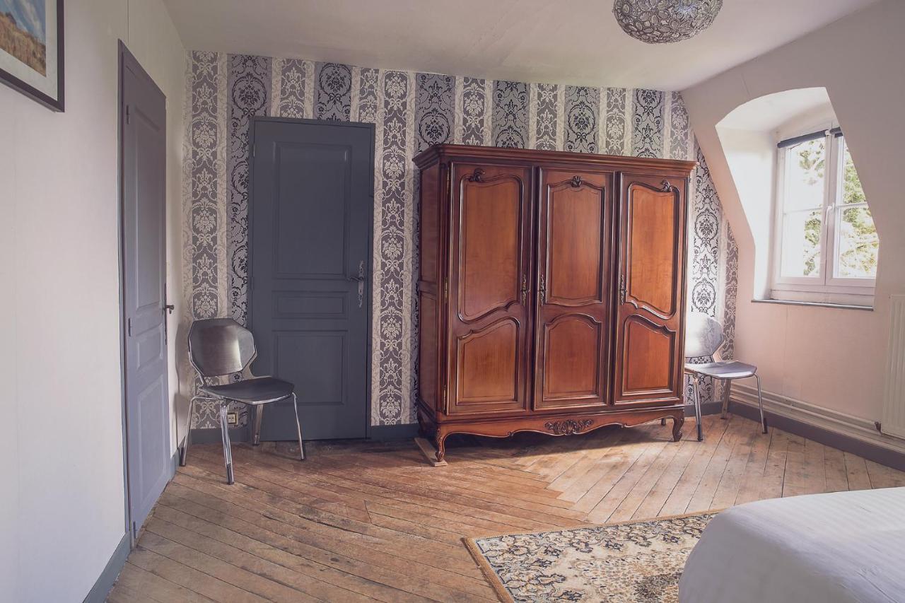 Bed & Breakfast Chateau De Grosfy 3*