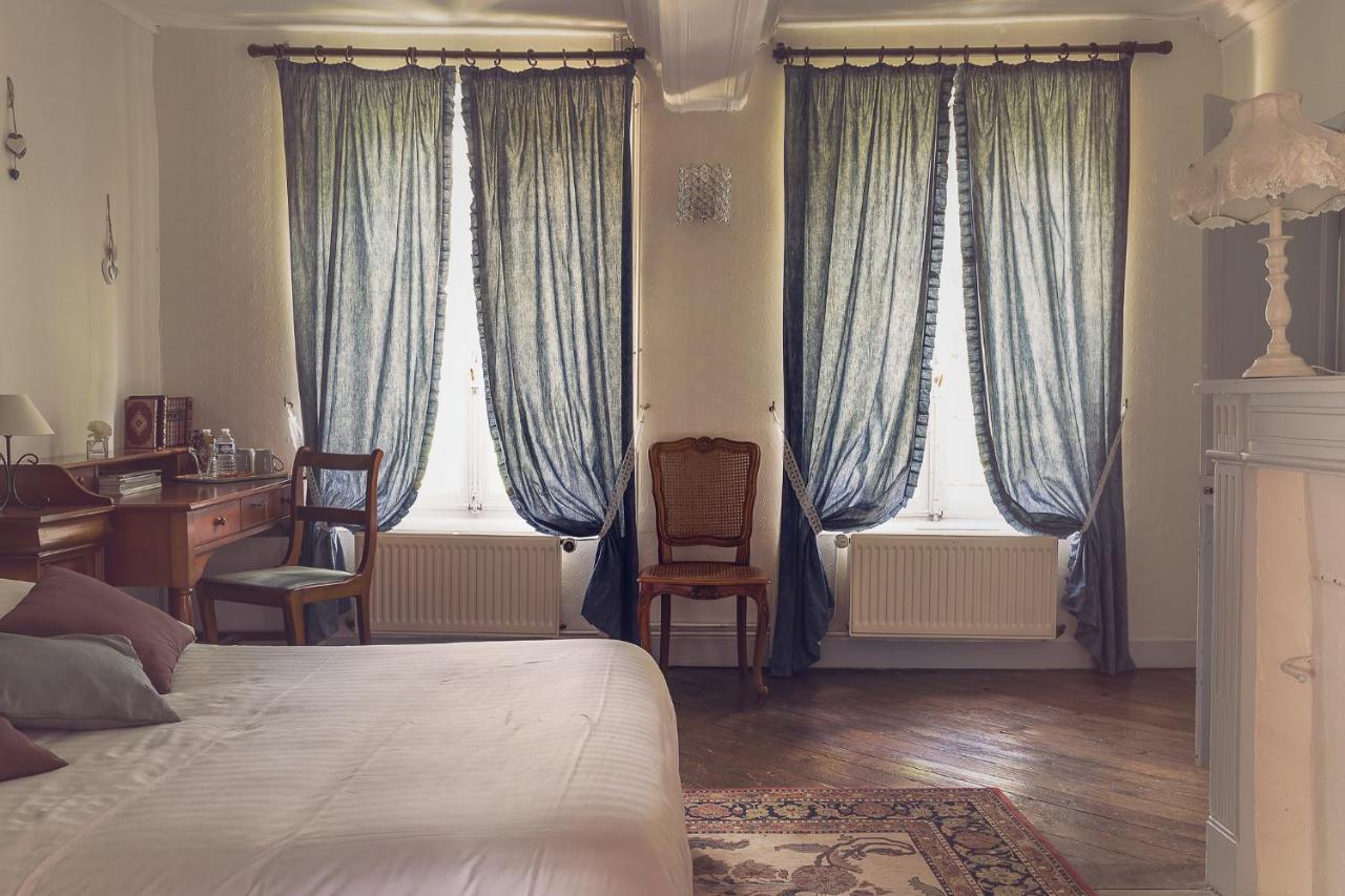 Chateau De Grosfy Bed & Breakfast 3*