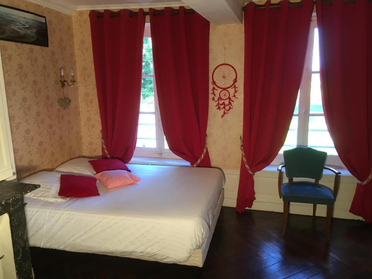 Chateau De Grosfy Bed & Breakfast